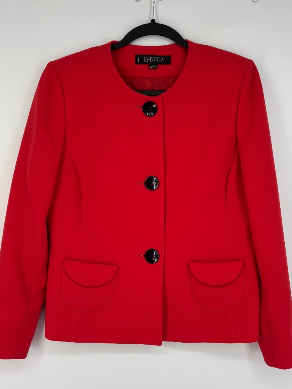 Kasper Womens PETITE 10P Blazer Jacket Tomato Red Big Black Buttons 3/4 Sleeves